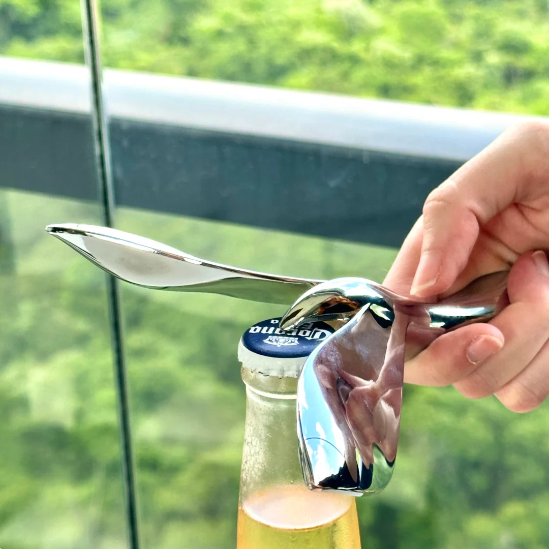 Latający ptak – metalowy otwieracz do piwa z efektem unoszenia🐦 designerska rzeźba barowa 🍺