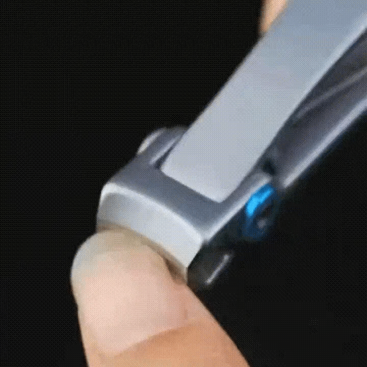 Klips do paznokci zaprojektowany przez podiatry zajmuje się wrastającymi, grubymi i zakażonymi grzybicą paznokciami w sposób bezpieczny i łatwy.